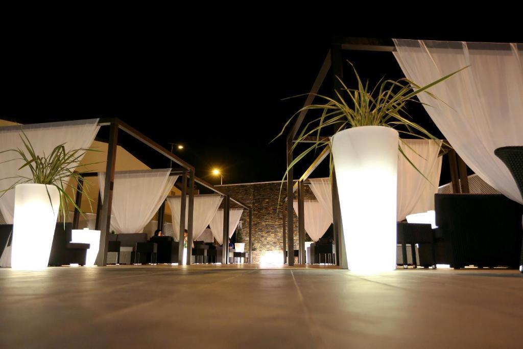 Hospedium Hotel Triana Miajadas Exteriör bild